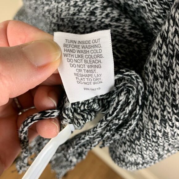 Relativity Black/White Fringe Batwing Boho Sweater Sz Small - Picture 6 of 8